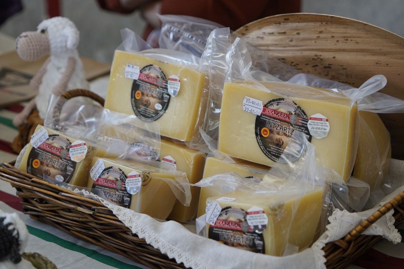 Landa-mundua Lazkaoko bihotzean: Basherri Eguna ospakizun betean