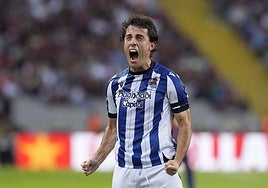Odriozola celebra con rabia el gol anotado contra el Barcelona.