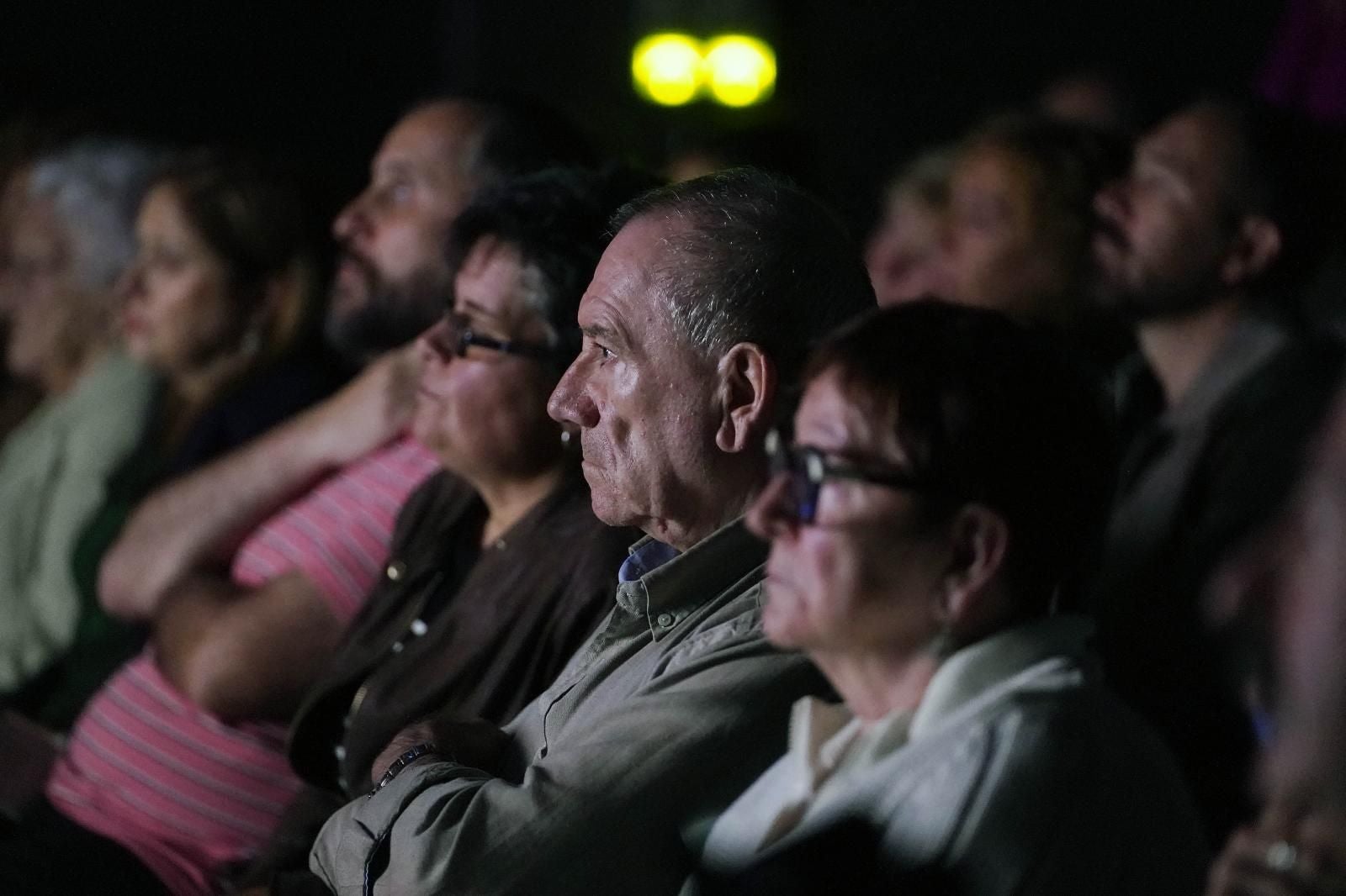 Inauguración de una exposición sobre el atentado del Hotel Monbar de Baiona