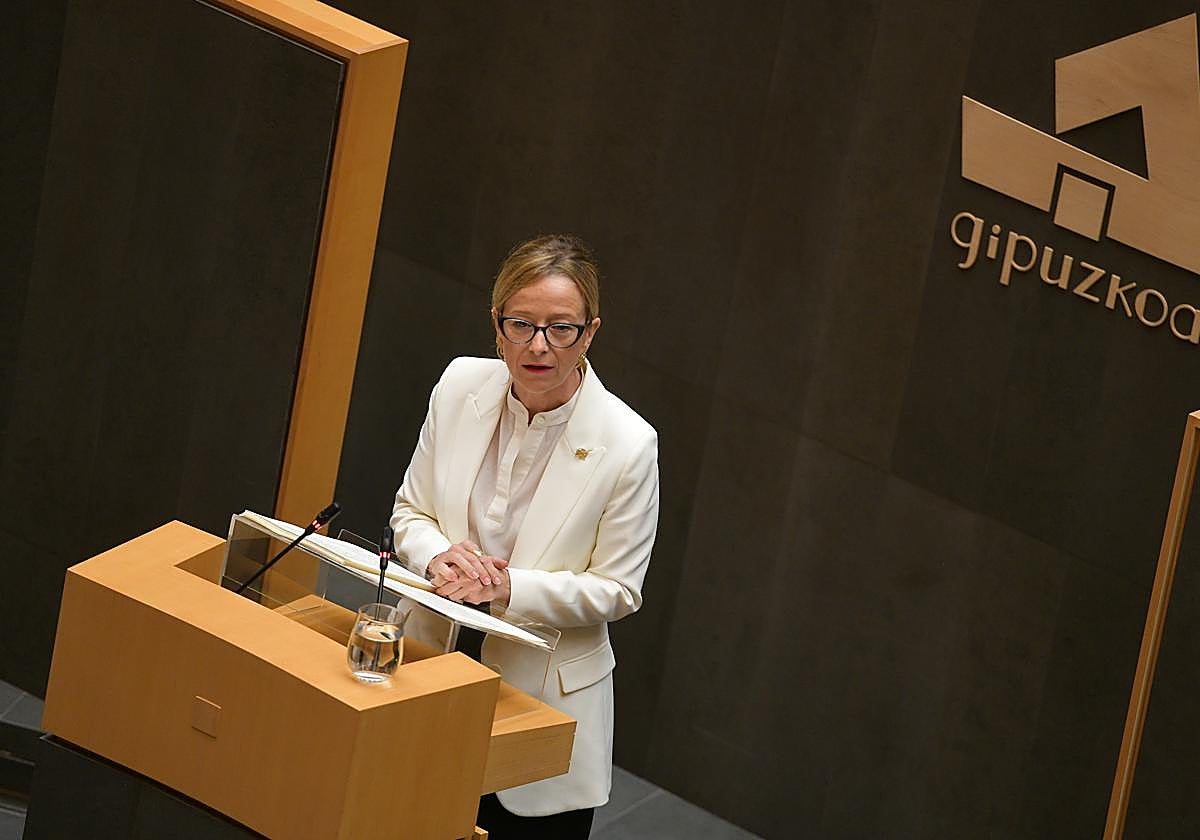La diputada general de Gipuzkoa, Eider Mendoza, durante su discurso en las Juntas Generales ayer.