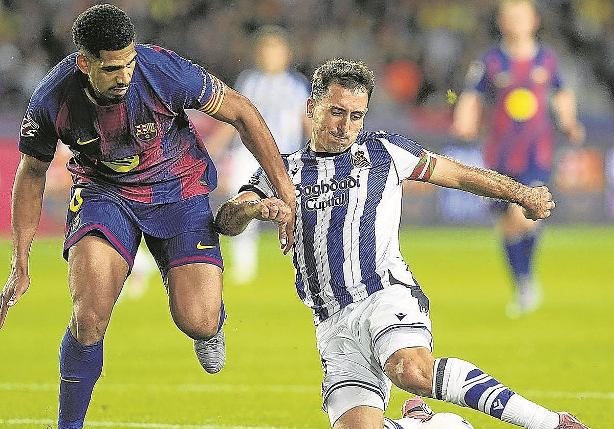 Oyarzabal remata a puerta ante la presencia de Araujo