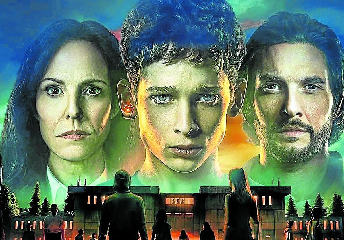 Los tres actores protagonistas de la interesante serie 'El Instituto'.