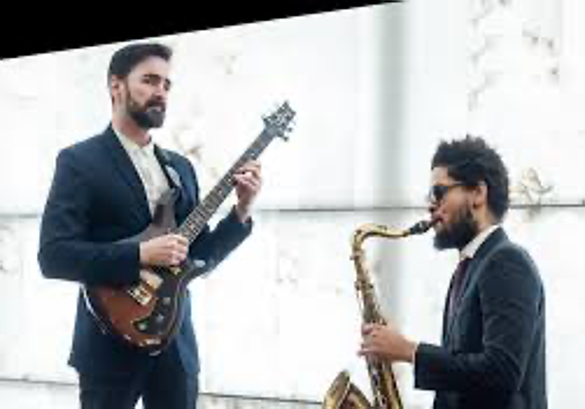 Javi Sánchez (de pie) y Ariel Brínguez en una imagen promocional.