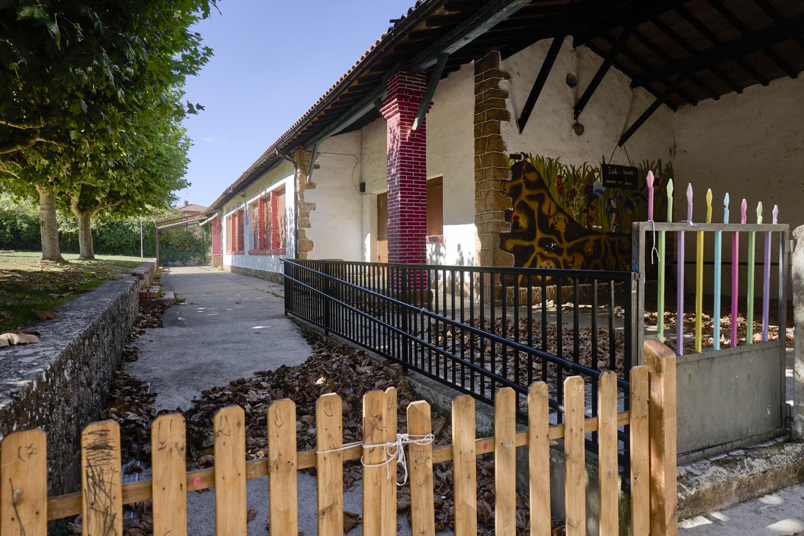 Un centenar de padres defienden en una carta las colonias de Bernedo