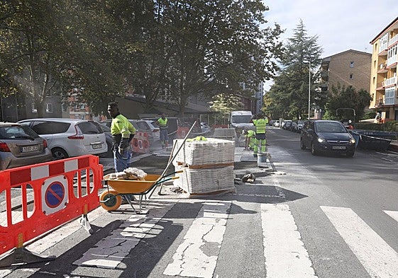 Las obras se prolongarán dos semanas más en Julio Urkijo.