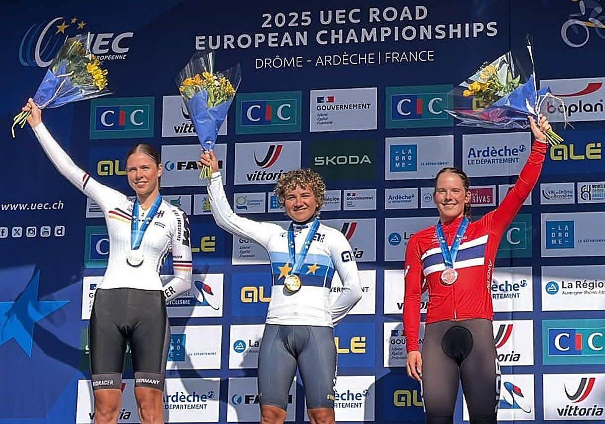 Leis, Ostiz y Arens en el podio del Campeonato de Europa.