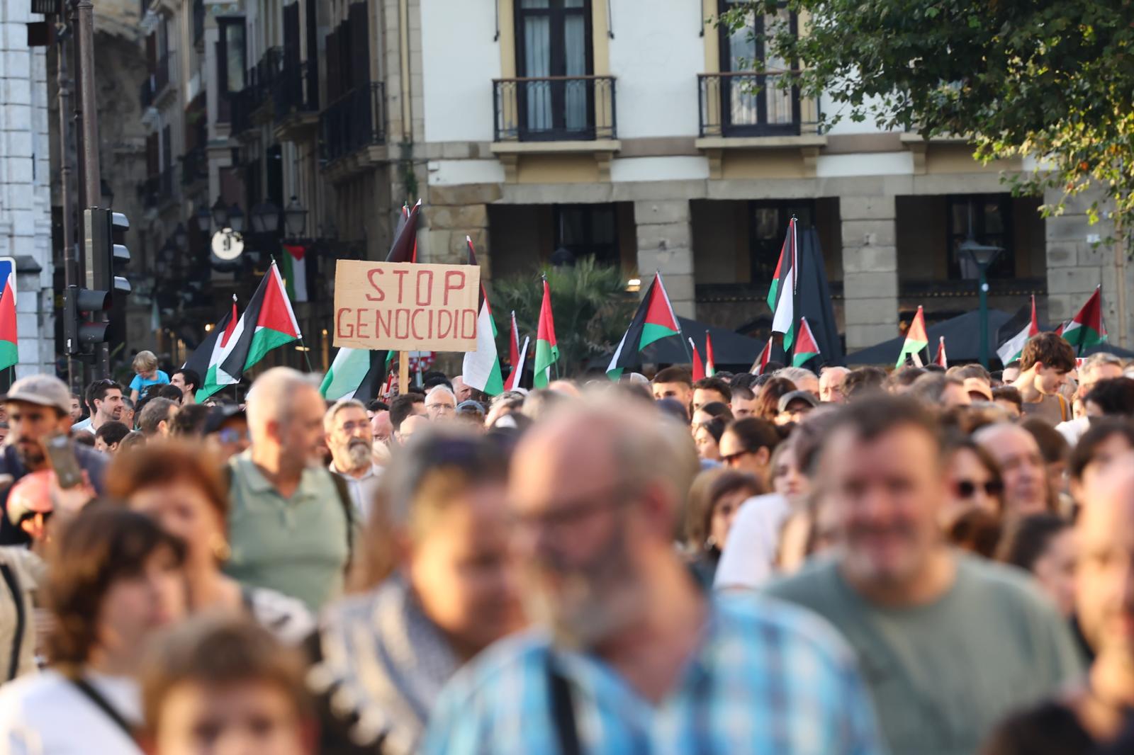 Segunda manifestación en apoyo a Palestina en Donostia