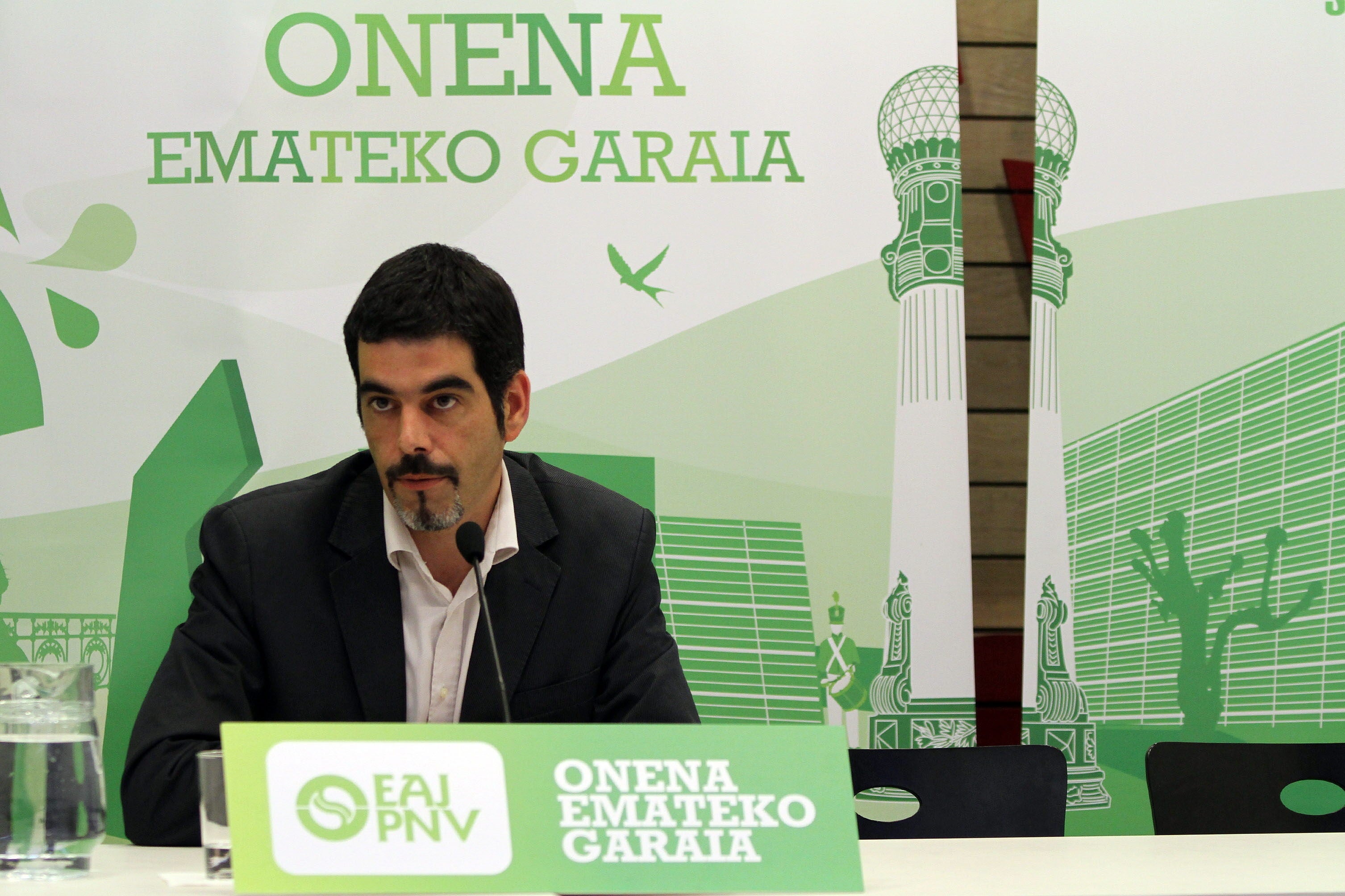 Presentación de su programa electoral en 2011.