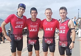 Los representantes del club eibarrés el domingo en Getxo.