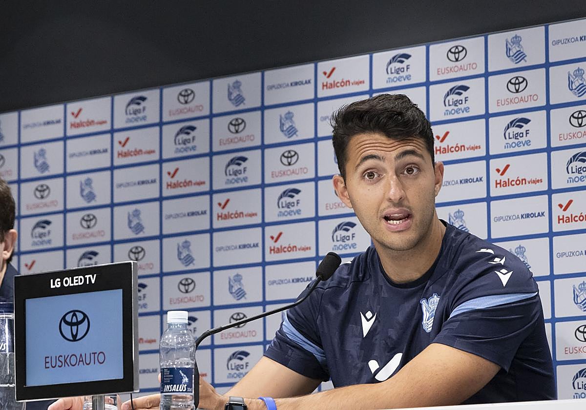 Arturo Ruiz, entrenador de la Real Sociedad, en rueda de prensa.