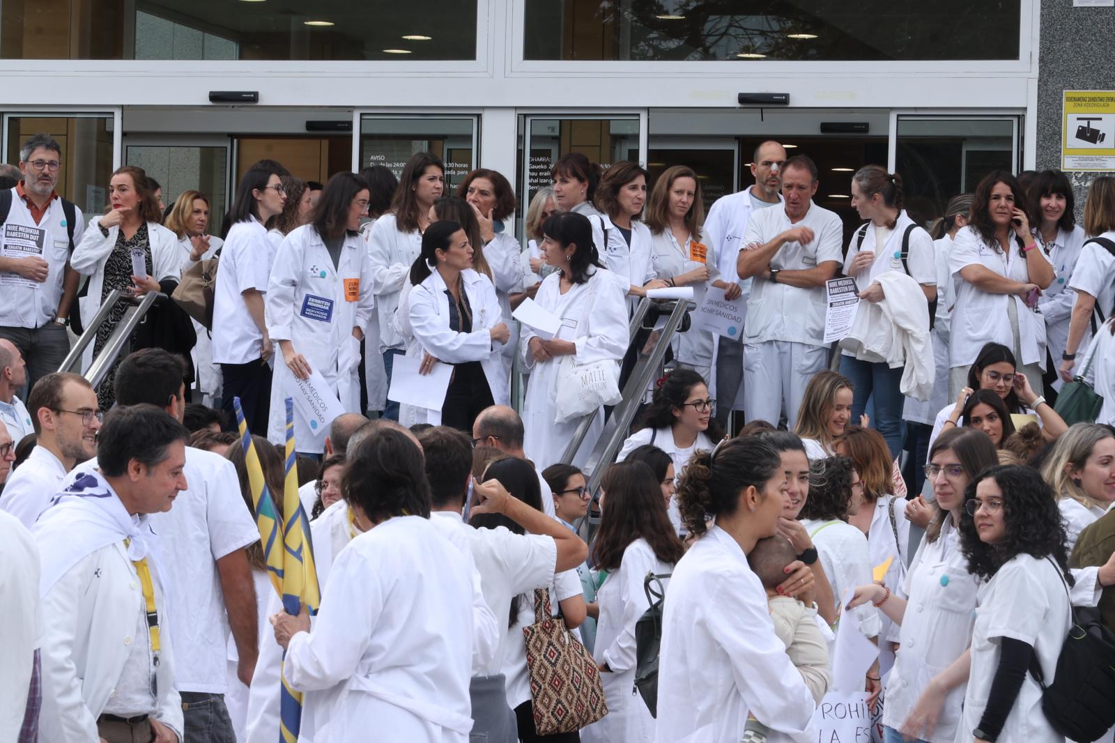 Los médicos paran y reclaman un estatuto propio