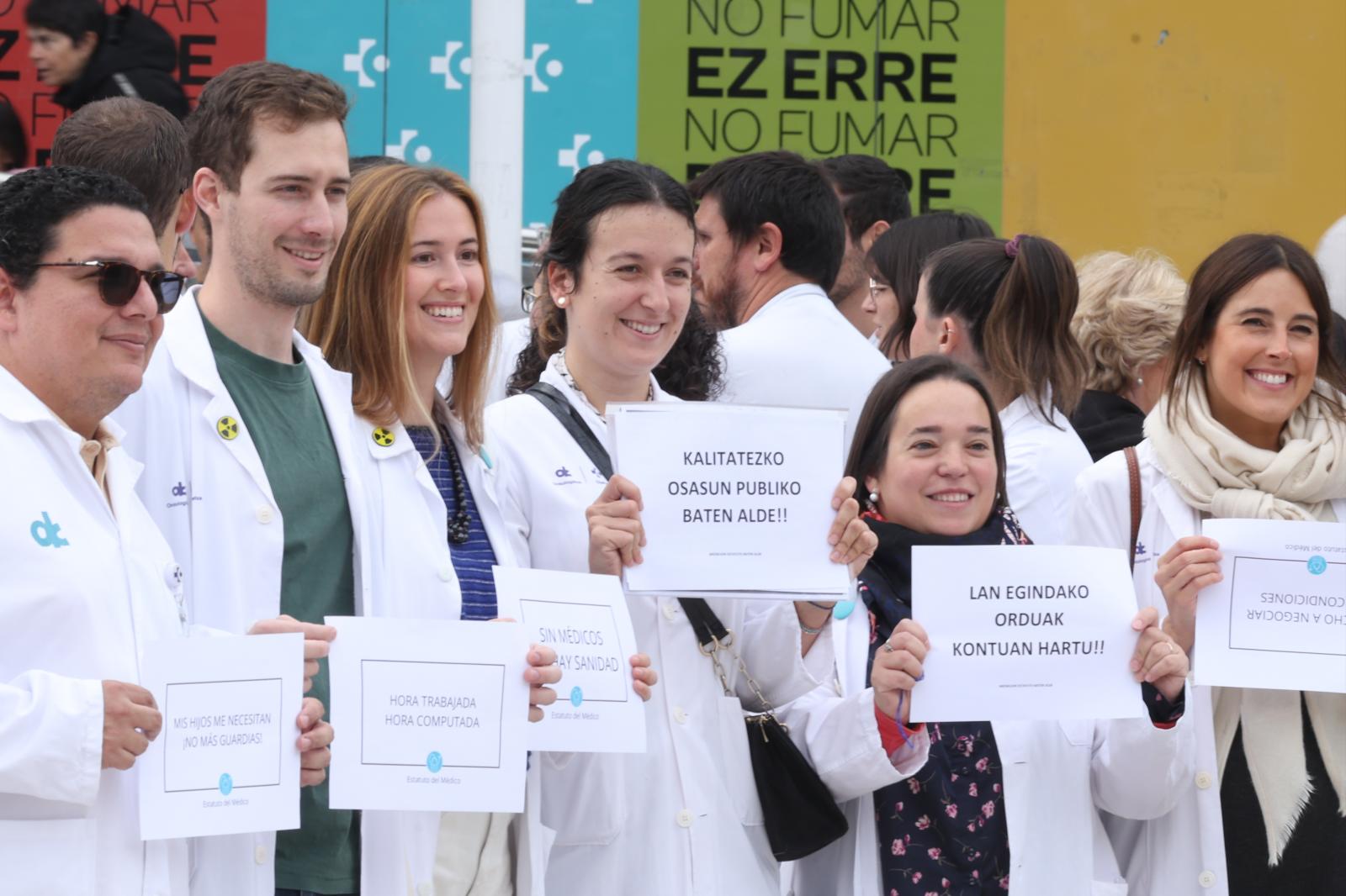 Los médicos paran y reclaman un estatuto propio