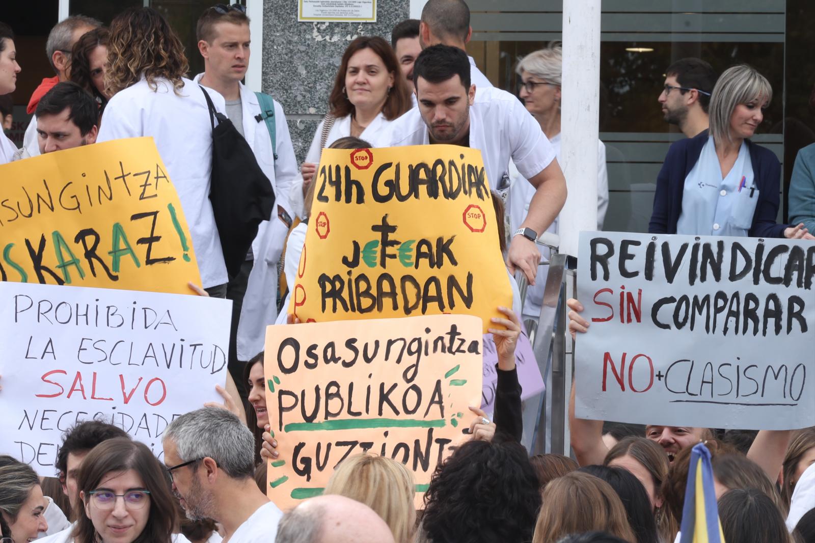 Los médicos paran y reclaman un estatuto propio