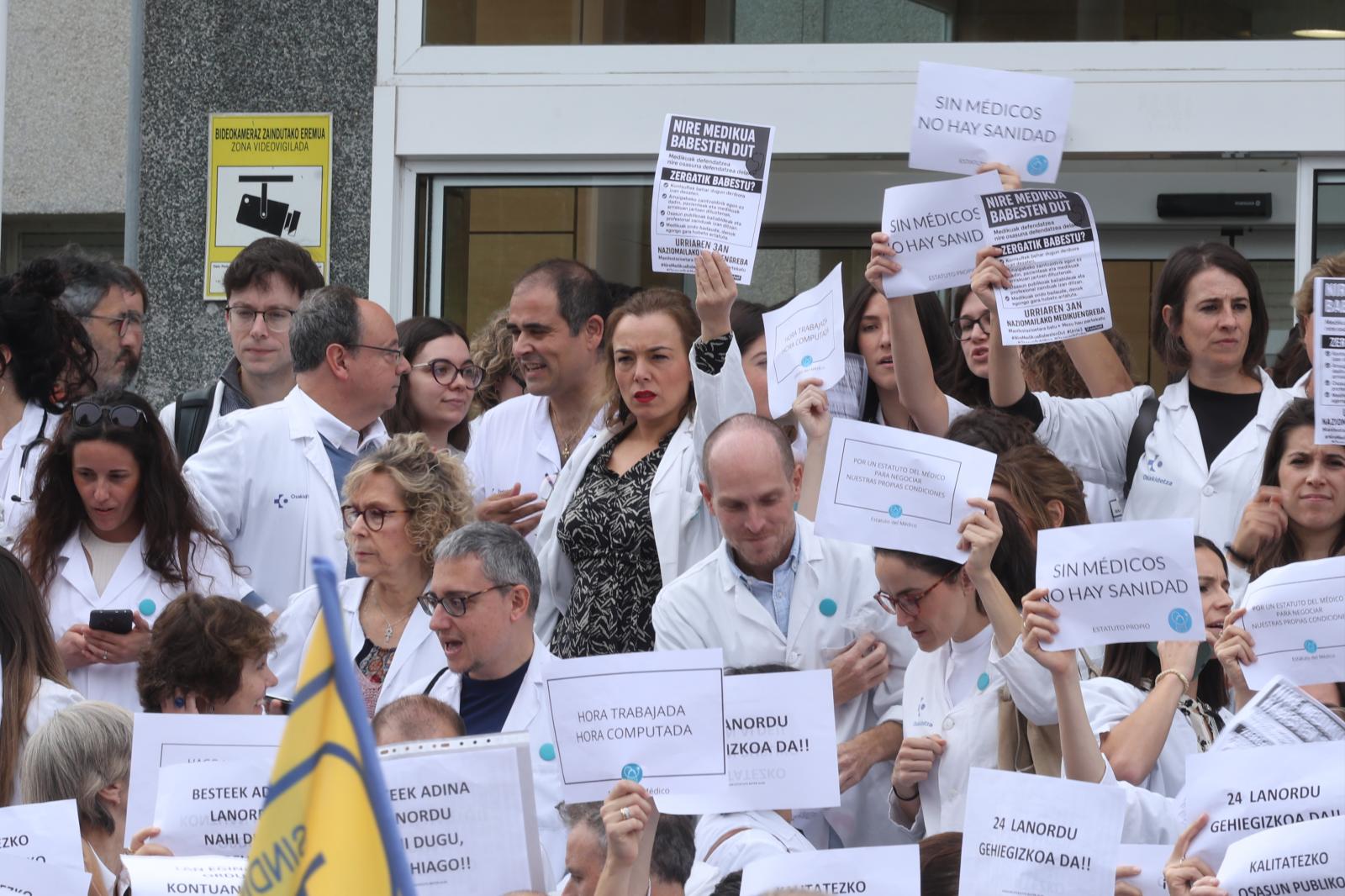 Los médicos paran y reclaman un estatuto propio