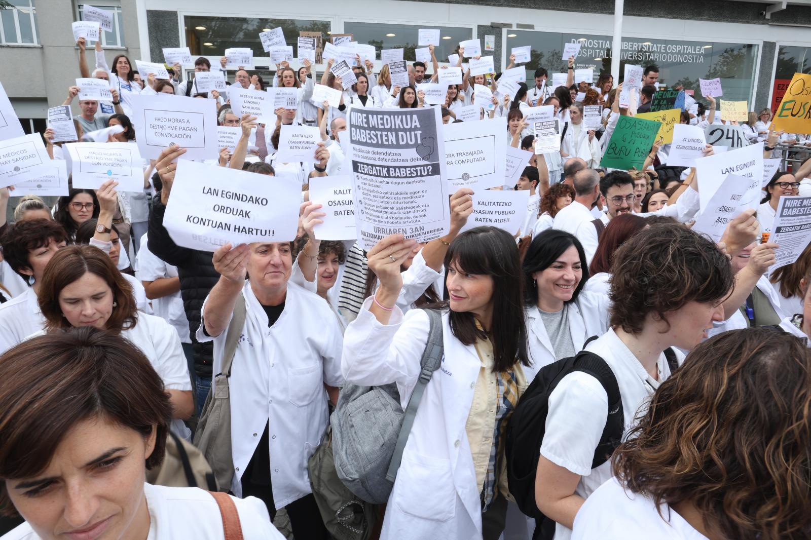 Los médicos paran y reclaman un estatuto propio