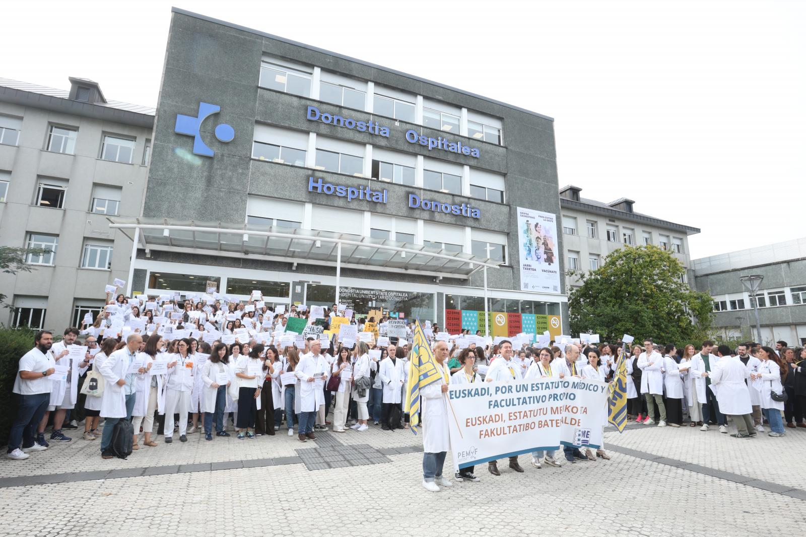 Los médicos paran y reclaman un estatuto propio