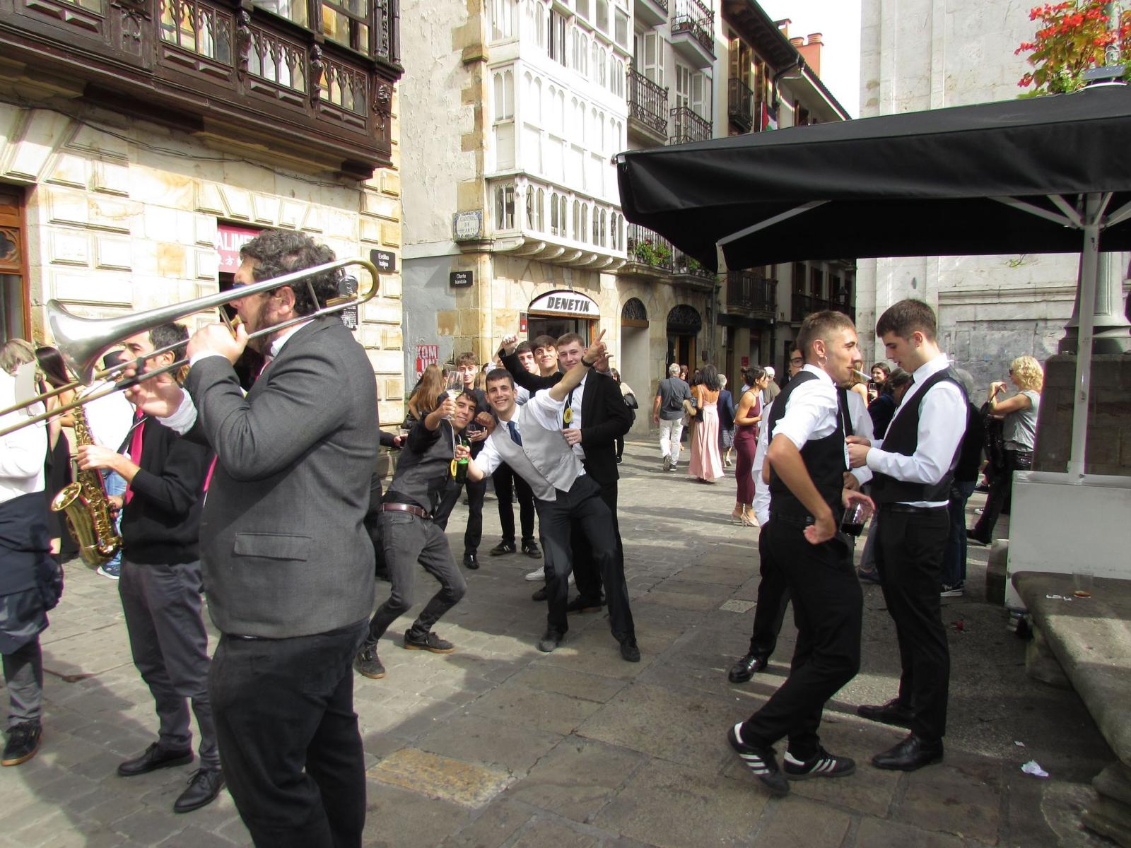 Arrasate se viste de gala para celebrar Maritxu Kajoi