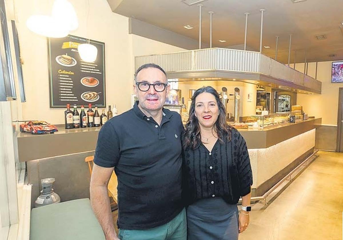 Carlos Montorio y Naiara Usoz, en El Txoko de Ramiro de Gros.