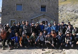 Piriniotara bidaian parte hartutako mendizaleak.