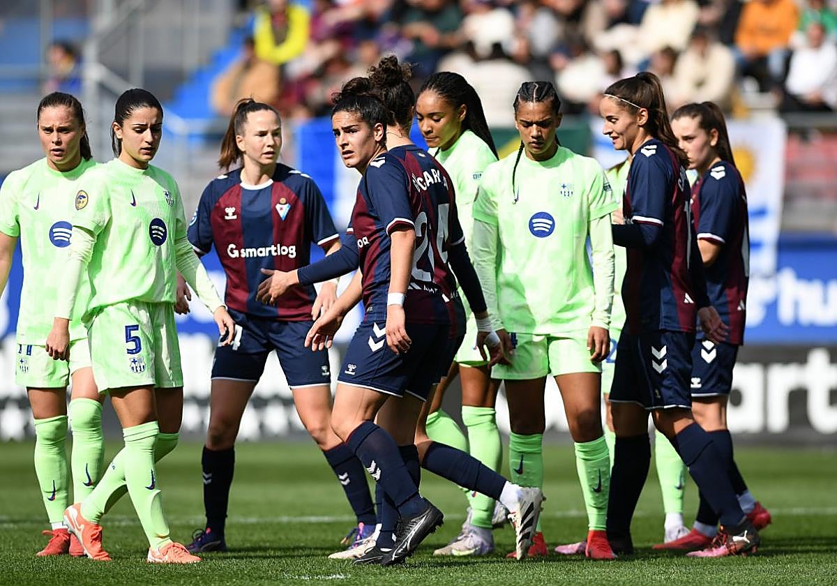 El Eibar recibirá al Barcelona esta tarde, a las 15.00 horas, en Ipurua, y Goikoetxea pide «concentración» a sus jugadoras.