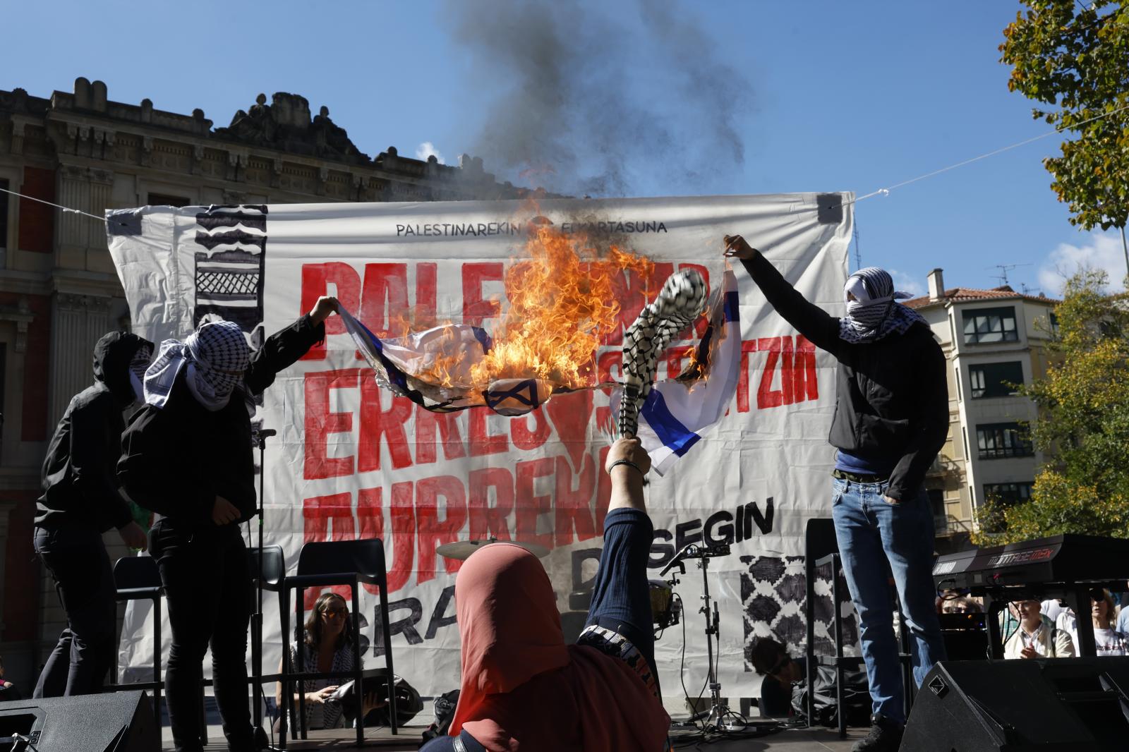 Multitudinaria marcha en apoyo a Palestina