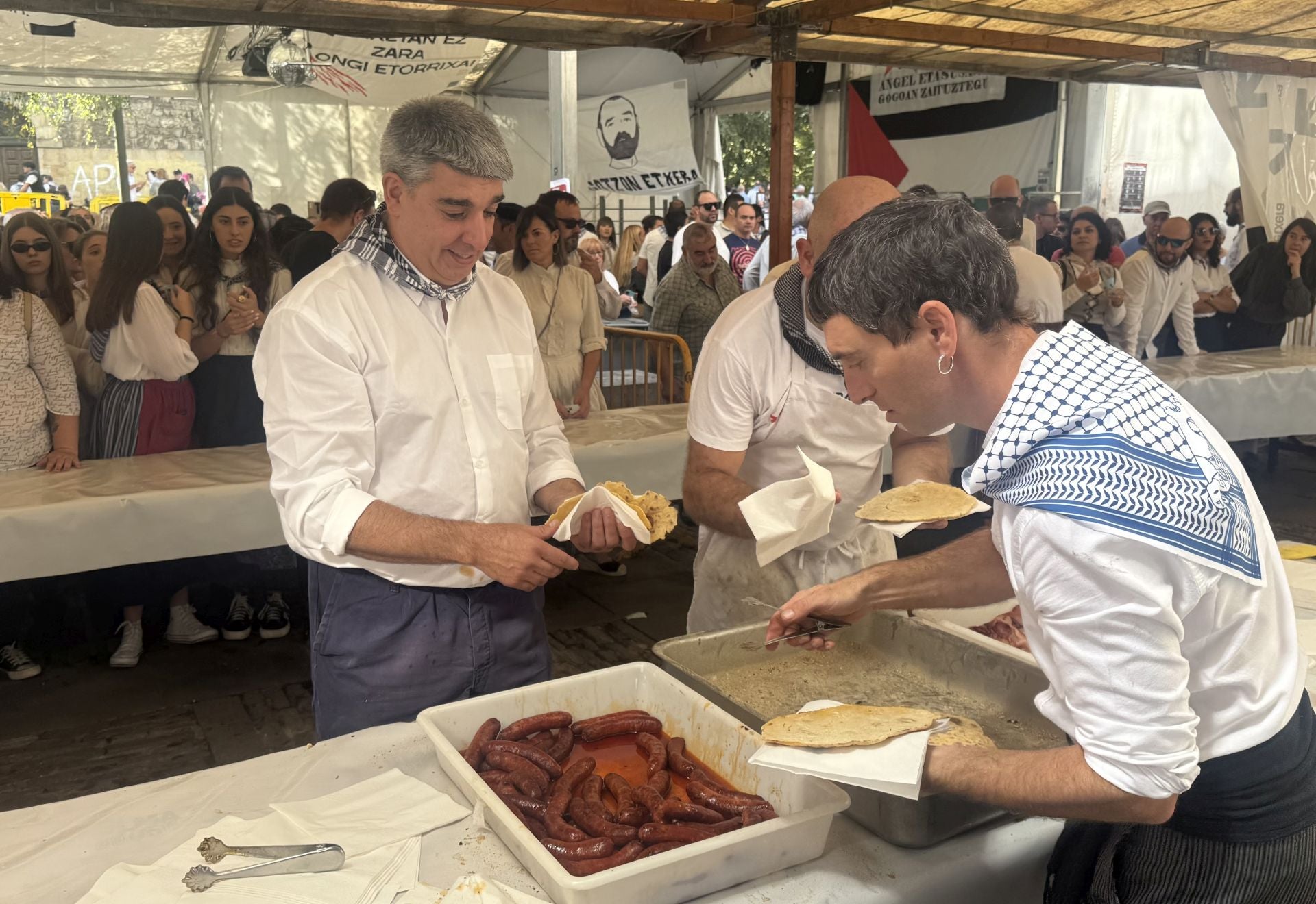 Las kuadrillas llenan un Oñati muy &#039;tropical&#039;