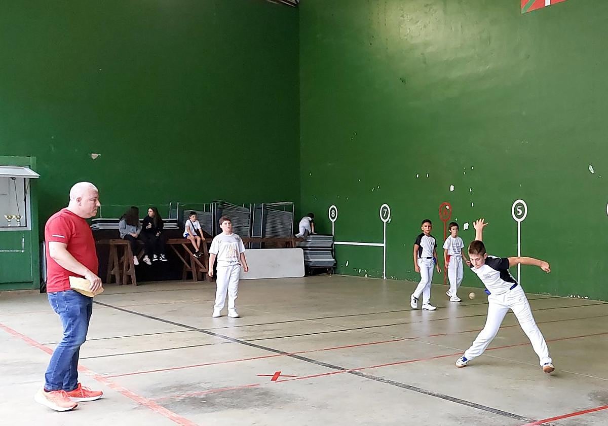 Giro ederra Ugarteko jaietan