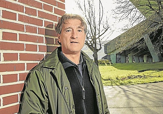 Malen Monasterio posa en el calentamiento previo a su última competición desarrollada en el frontón de Zizurkil.