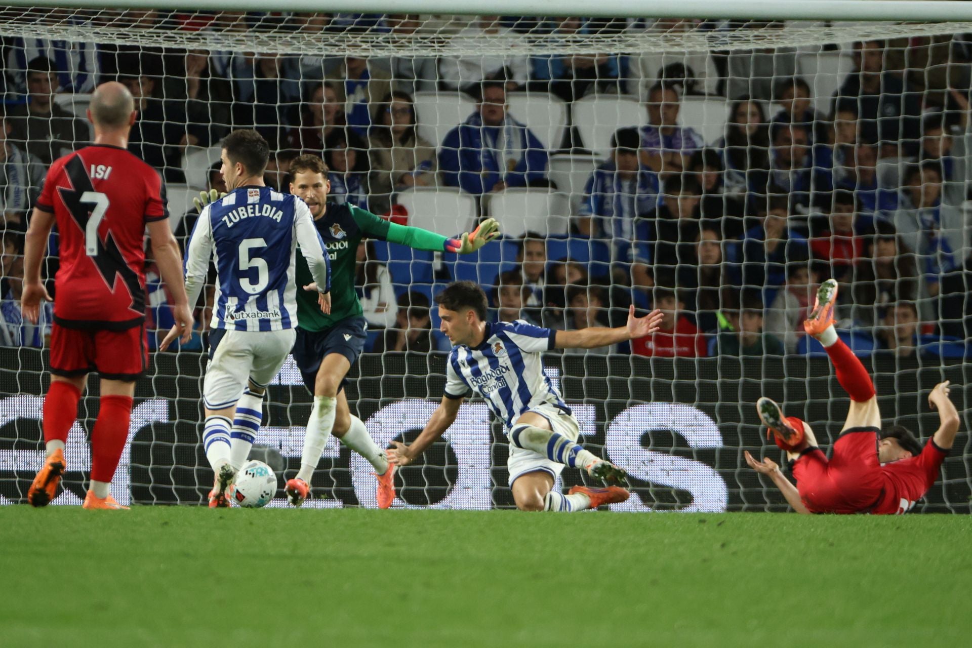 Las mejores imágenes del encuentro entre la Real Sociedad y el Rayo Vallecano