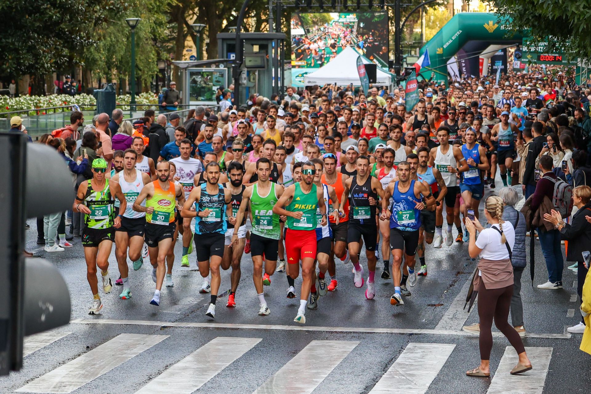 Irene Pelayo y Artur Bossy ganan el Medio Maratón de Donostia