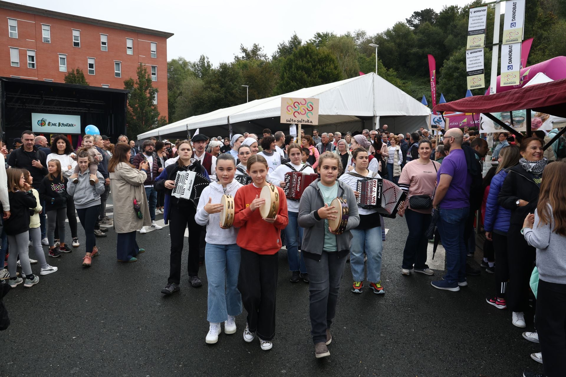Irene Pelayo y Artur Bossy ganan el Medio Maratón de Donostia