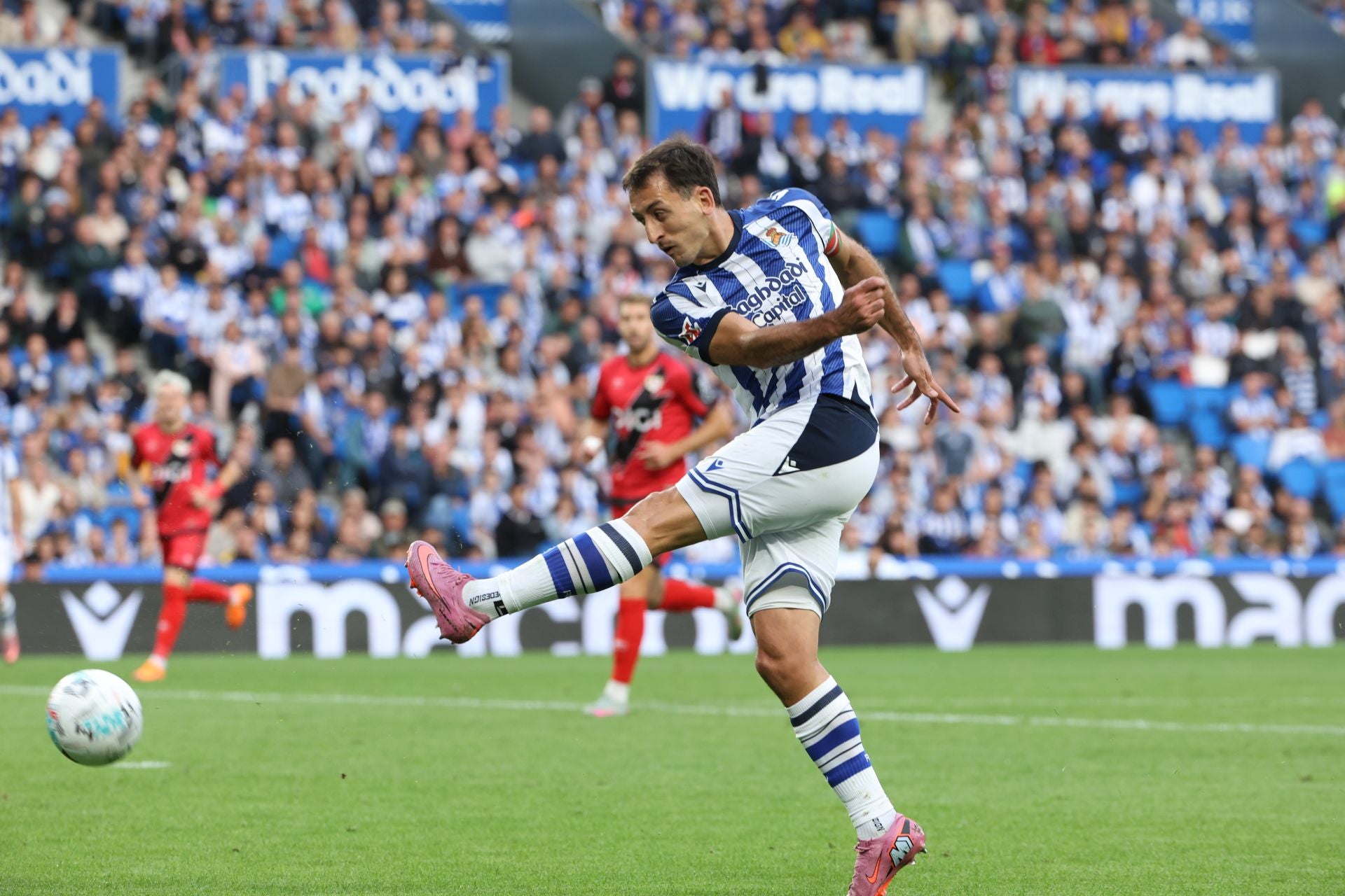 Las mejores imágenes del encuentro entre la Real Sociedad y el Rayo Vallecano