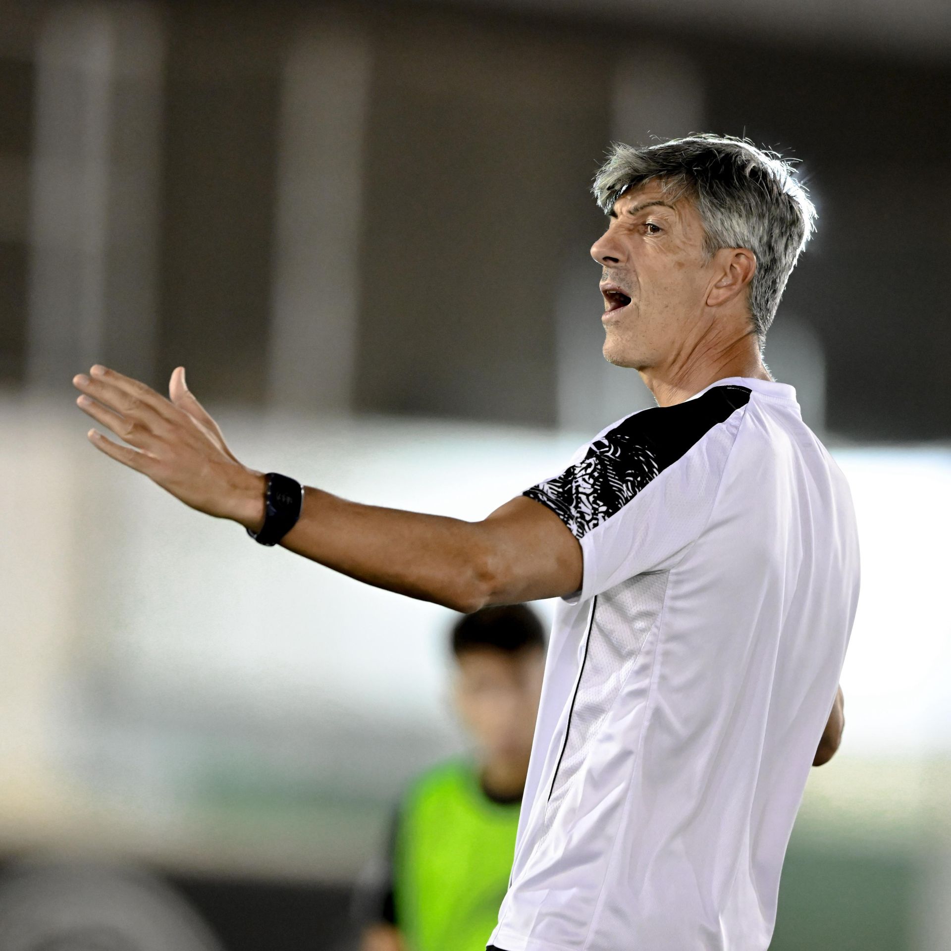 Imanol Alguacil realiza un gesto durante un partido con el Al-Shabab Club de Arabia