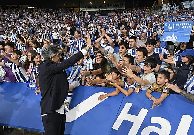 Imanol Alguacil se despide en loor de multitudes tras el encuentro ante el Girona