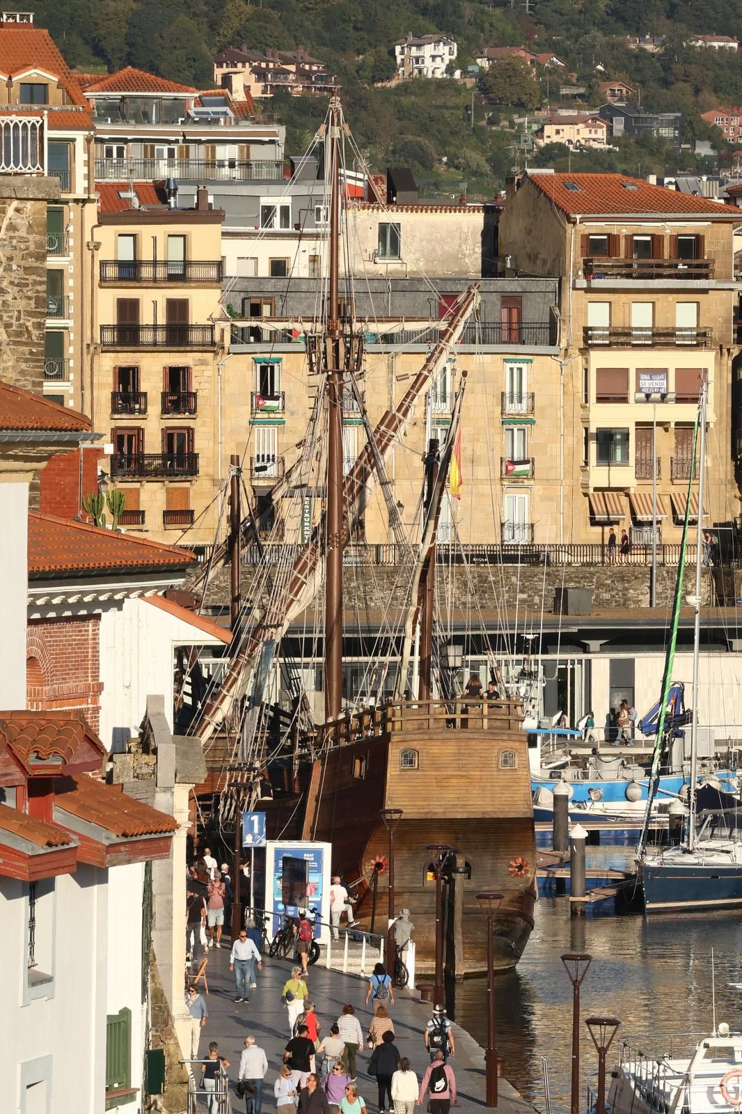 La nao Santa María llega a San Sebastián