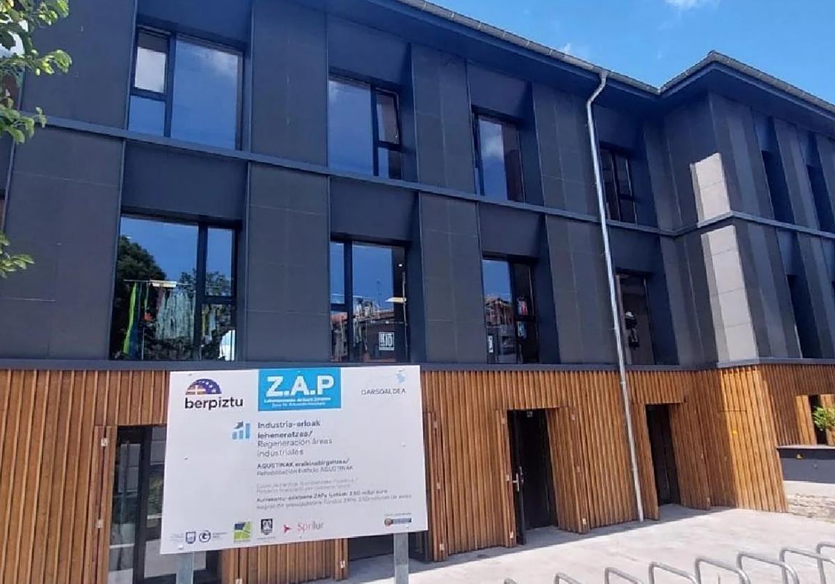 La documentación deberá ser entregada en Agustinak Zentroa.