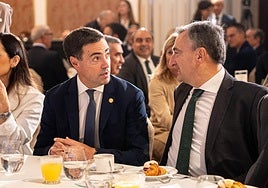 El lehendakari Imanol Pradales y el presidente del PNV, Aitor Esteban.