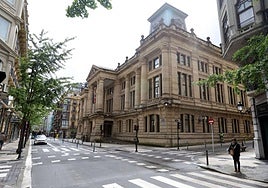 Vista exterior de la Audiencia Provincial de Gipuzkoa, en Donostia.