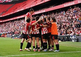 El Athletic Club femenino durante un partido disputado en San Mamés.