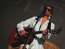 La artista Bebe, durante una actuación de su gira 20º aniversario.