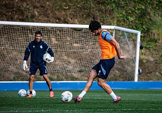 Guedes, durante el entrenamiento de este viernes en Zubieta