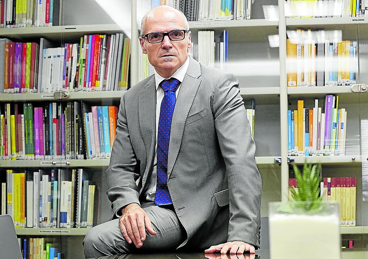 José García Montalvo será el ponente principal del congreso sobre zonas tensionadas de noviembre en Donostia.