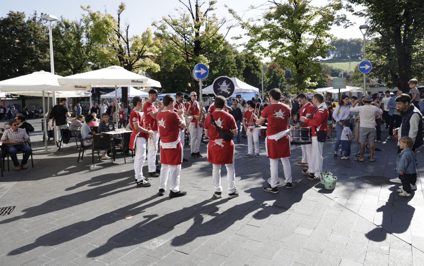 La &#039;Txaranga Topaketa&#039; pone ritmo al fin de semana en Irun