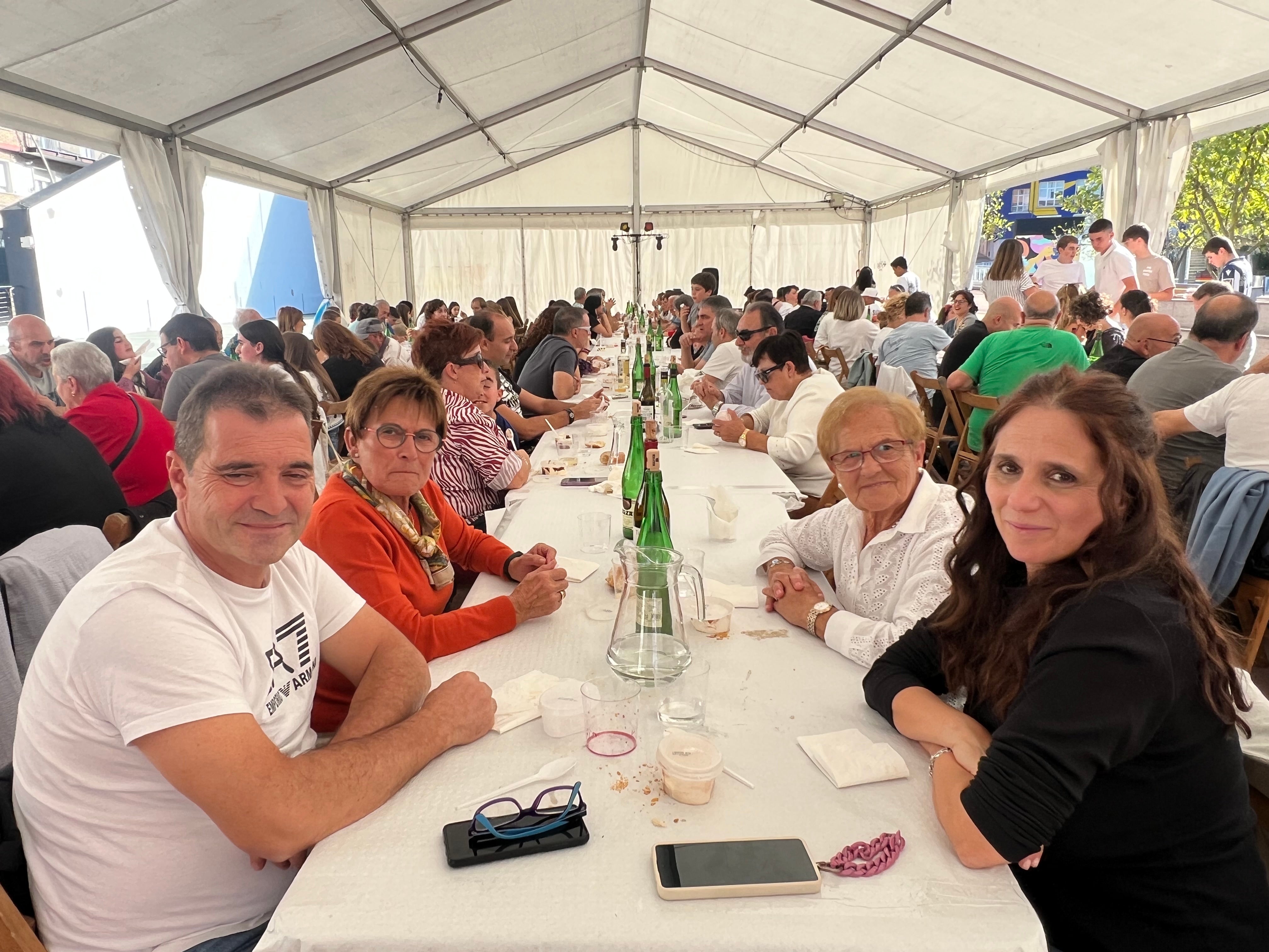 Más de un centenar de socios y socias se encuentran disfrutando este sábado del &#039;Casinoeguna&#039;