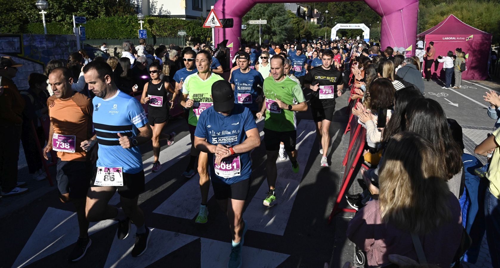 Sol y buen ambiente en el Cross 3 playas