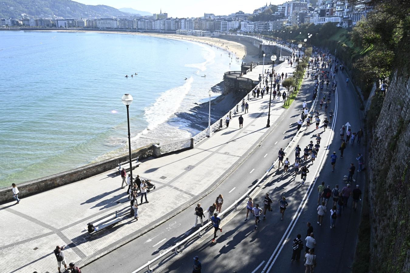 Sol y buen ambiente en el Cross 3 playas