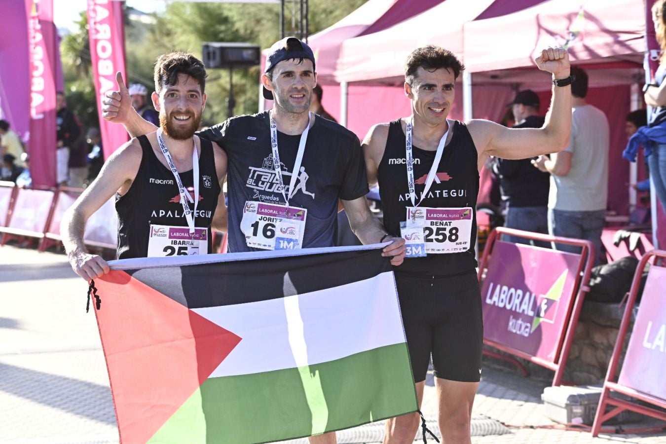 Sol y buen ambiente en el Cross 3 playas