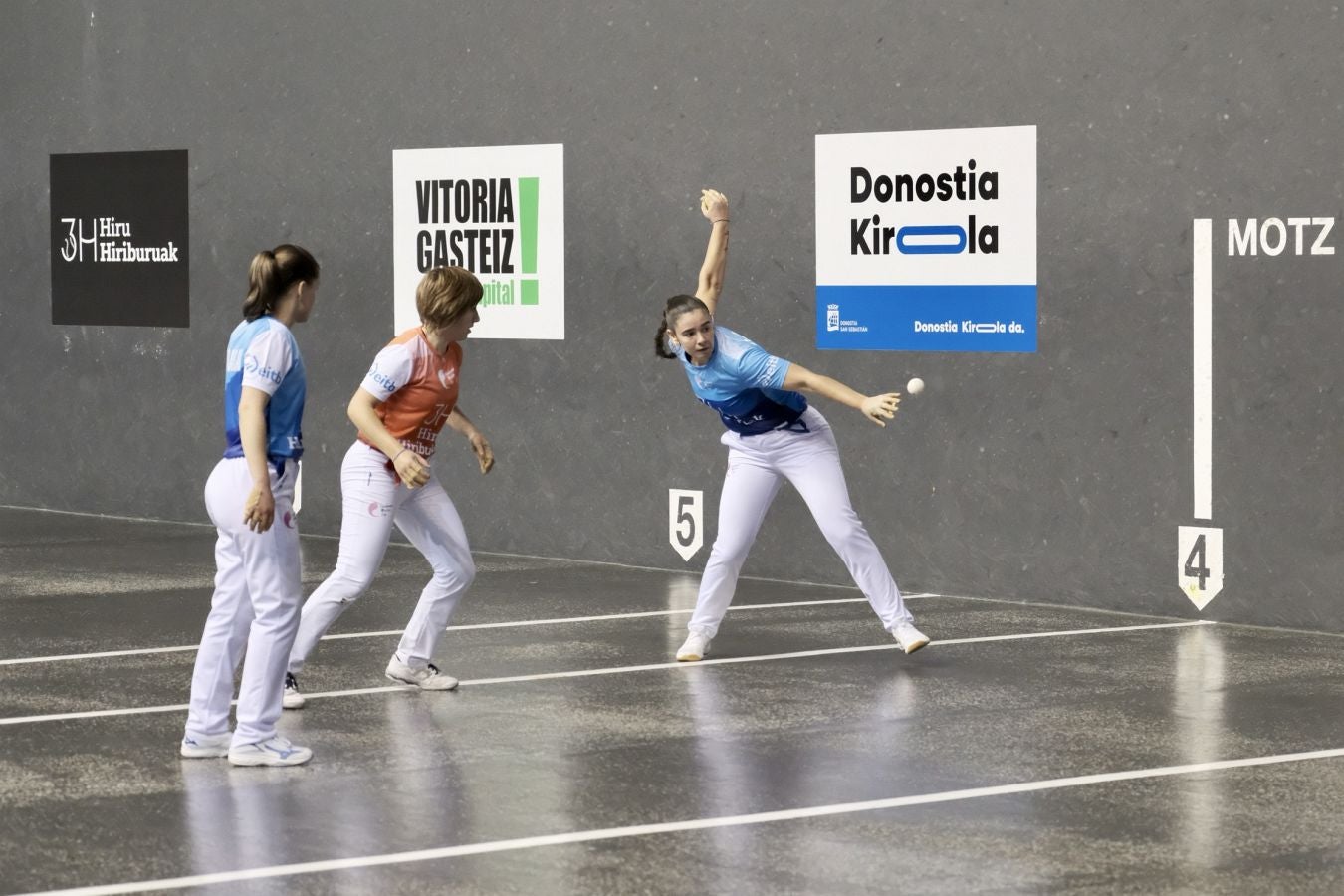 Etxegarai y Gaminde conquistan el Hiru Hiriburuak