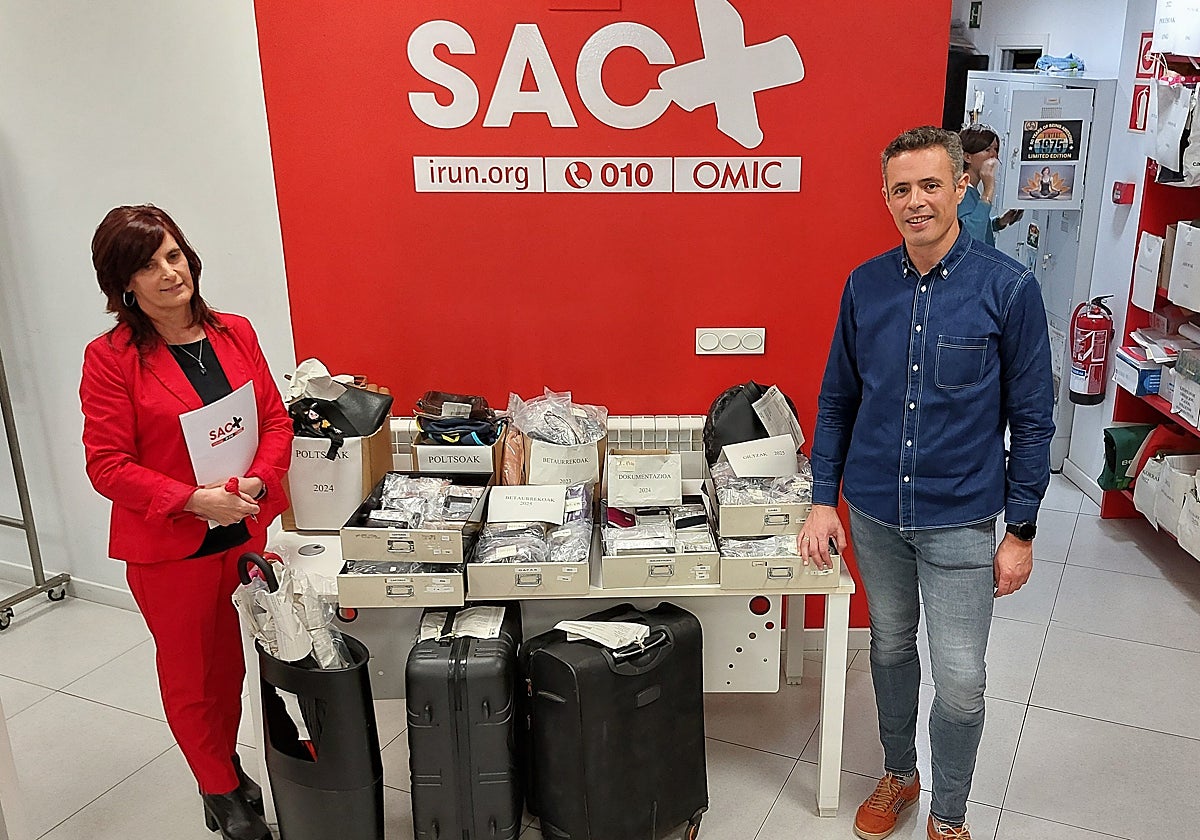 Izaskun Larrarte, directora del SAC, y Jon Ugarte, de legado de Gobierno Abierto.