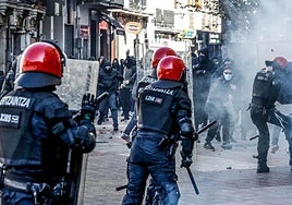 ErNE pide el cese «inmediato» de la cúpula de la Erzaintza «por el deficiente dispositivo» ante el acto de Falange en Vitoria